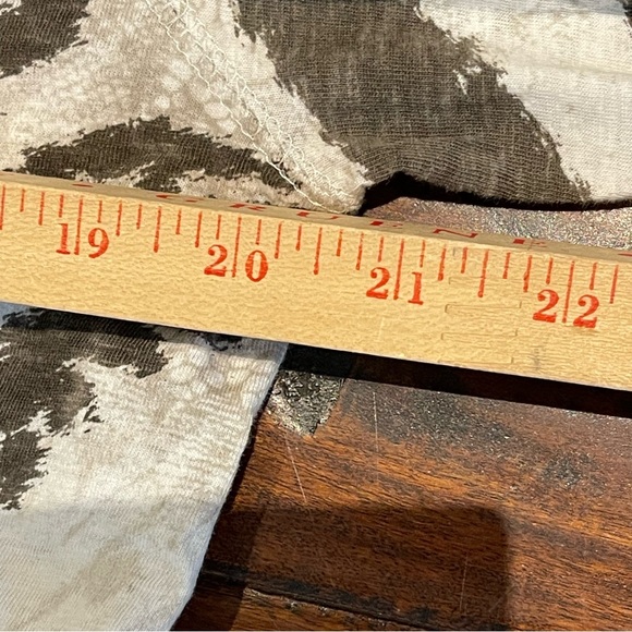 ♥ Weekends by Chico's Animal Print Beaded Shirt in Silver and Gray size 2 - Picture 8 of 8